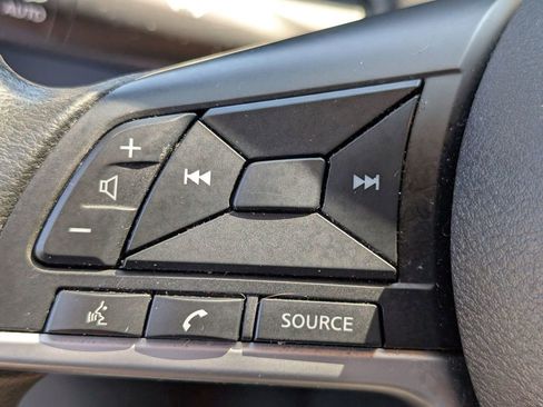 Used 2018 Nissan Kicks S FWD image 18
