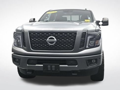 Used 2018 Nissan Titan SL w/ Midnight Edition AWD/4WD image 2