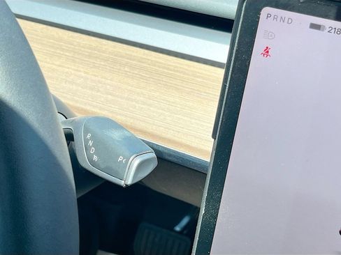 Used 2024 Tesla Model Y Long Range RWD image 17