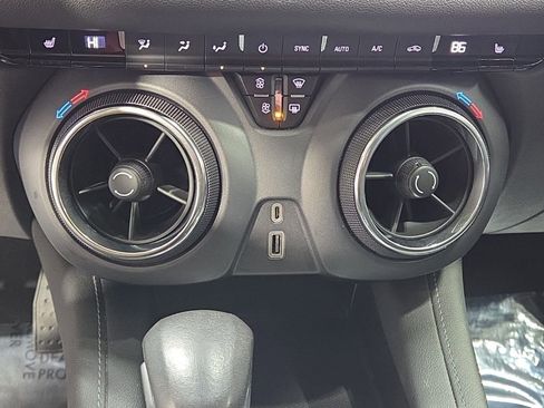 Used 2020 Chevrolet Blazer LT image 22