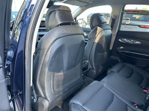 Used 2025 Genesis GV70 2.5T image 12