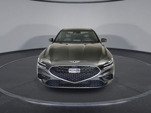 Used 2022 Genesis G70 3.3T RWD image 3