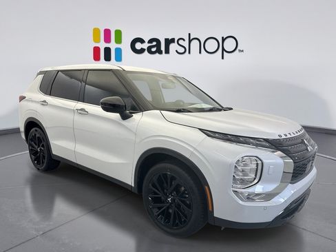 Used 2024 Mitsubishi Outlander SE Black Edition AWD/4WD image 7
