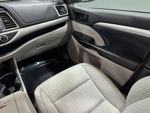 Used 2019 Toyota Highlander Plus image 19
