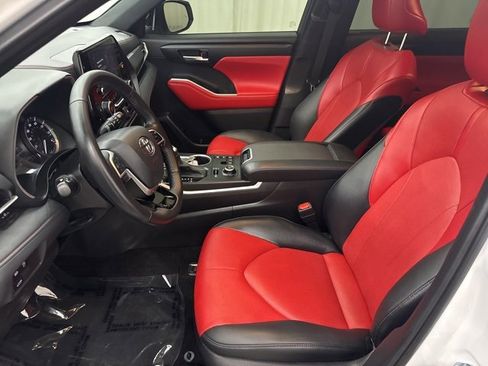 Used 2023 Toyota Highlander XSE image 5