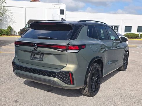 New 2026 Volkswagen Tiguan SE R-Line FWD image 4