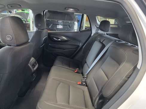 Used 2024 GMC Terrain SLE image 5