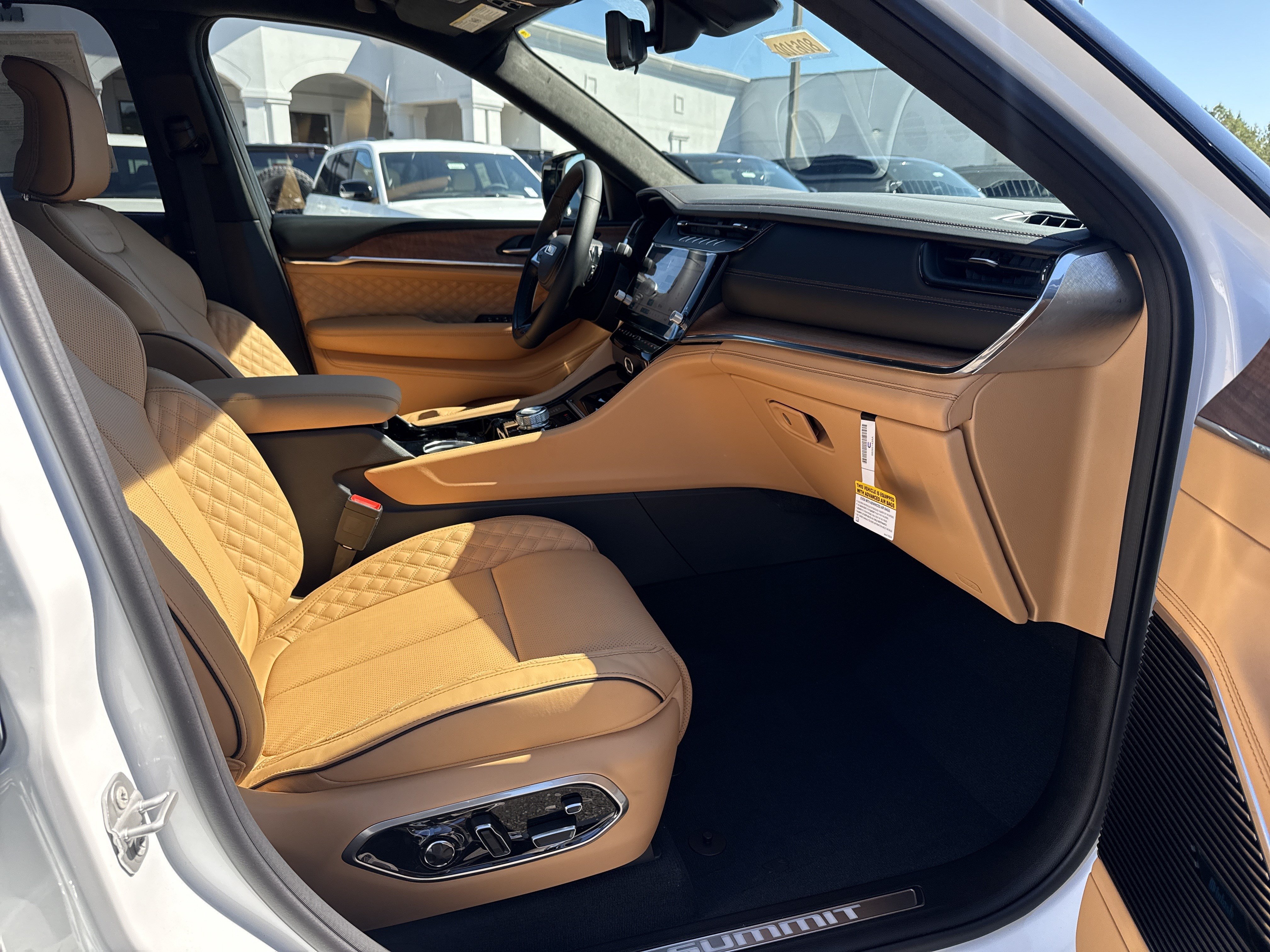 New 2027 Jeep Grand Cherokee Summit AWD/4WD image 14