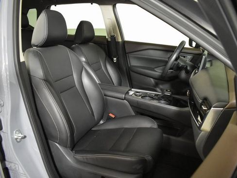 Certified 2023 Nissan Rogue SL w/ SL Premium Package image 36