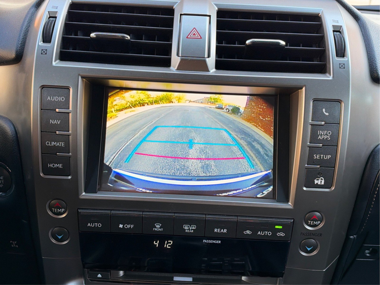 Used 2018 Lexus GX 460 Premium w/ Premium Package AWD/4WD image 16
