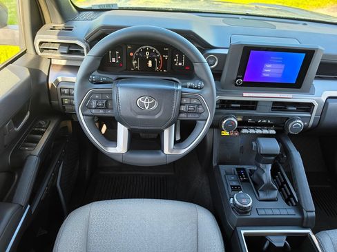 New 2026 Toyota 4Runner SR5 AWD/4WD image 26