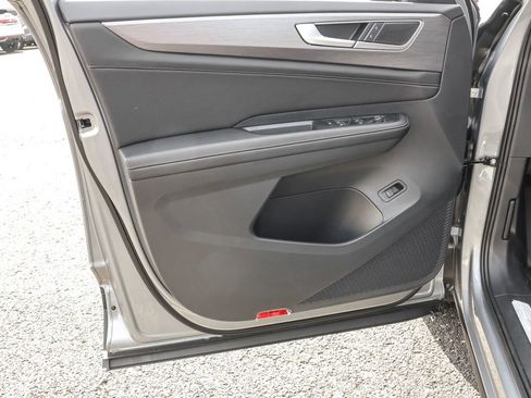 New 2026 Volkswagen Atlas Cross Sport SE image 32