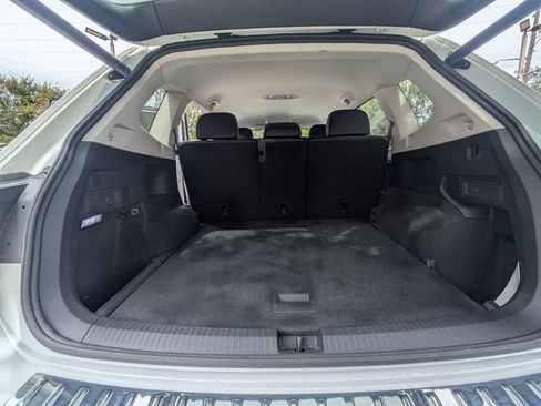 Used 2024 Volkswagen Tiguan SE AWD/4WD image 13