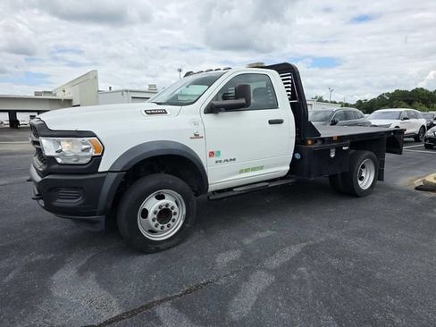 Used 2022 RAM 5500 Tradesman RWD image 2