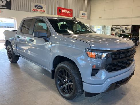 Used 2024 Chevrolet Silverado 1500 Custom image 3