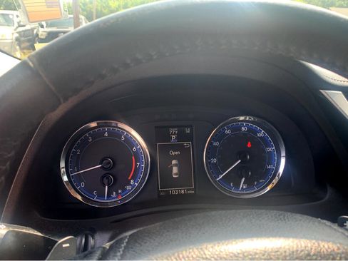 Used 2018 Toyota Corolla L image 11