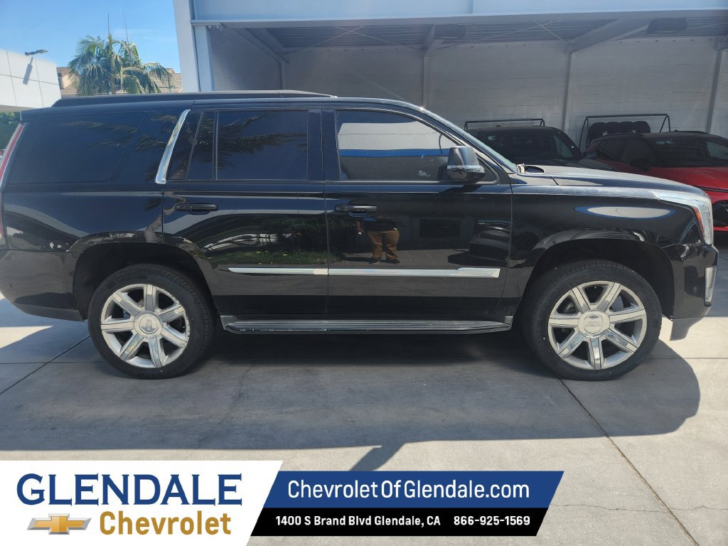 Certified 2017 Cadillac Escalade Luxury AWD/4WD image 8