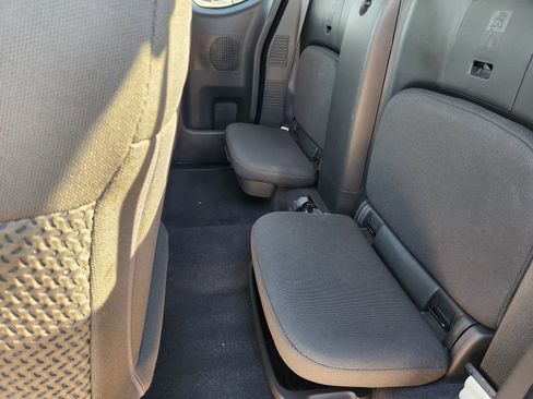 Used 2019 Nissan Frontier SV image 28