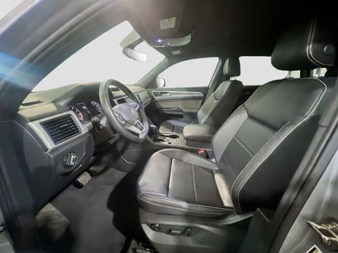 Used 2021 Volkswagen Atlas Cross Sport SE FWD image 14