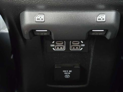 Used 2024 Jeep Wrangler Rubicon image 28