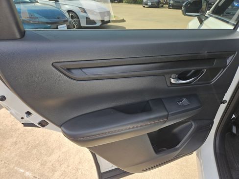 Certified 2025 Honda CR-V Sport image 12