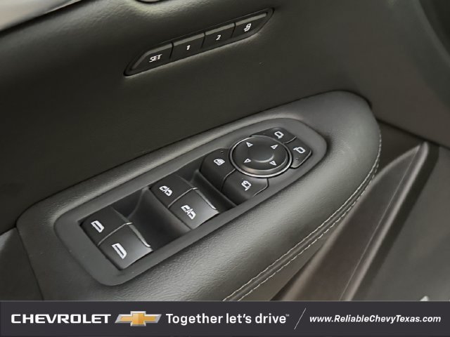 Used 2025 Cadillac XT5 Premium Luxury w/ LPO, Floor Liner Package AWD/4WD image 31