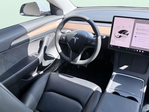 Used 2023 Tesla Model 3 Standard Range RWD image 45
