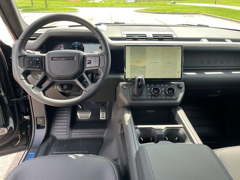 New 2026 Land Rover Defender 110 OCTA image 11