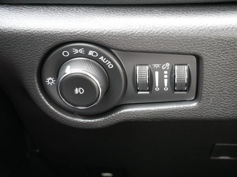Used 2020 Chrysler Pacifica Touring-L w/ S Appearance Package FWD image 26