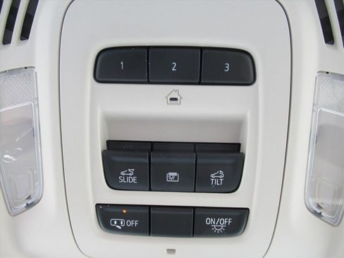Used 2023 Buick Envision Avenir FWD image 29