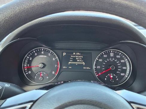 Used 2024 Kia Forte LXS w/ LXS Technology Package FWD image 9
