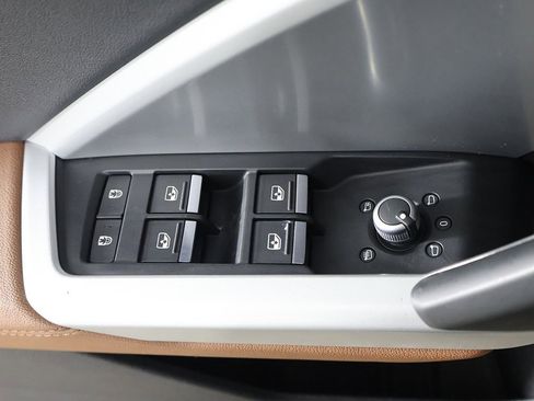 Used 2023 Audi Q3 2.0T Premium w/ Convenience Package image 35