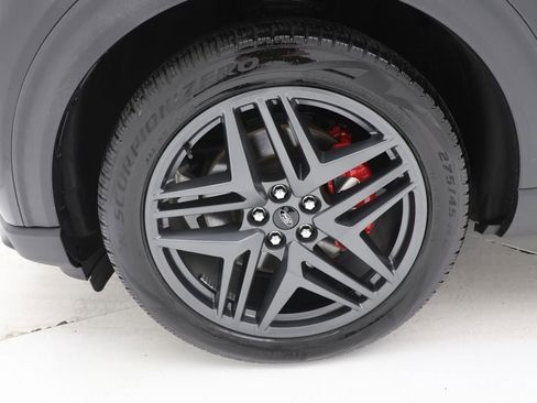 Used 2025 Ford Explorer ST image 11