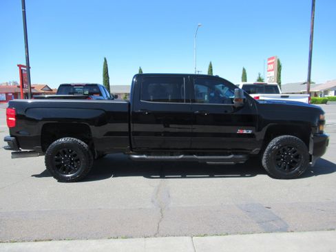 Used 2019 Chevrolet Silverado 2500 LTZ w/ Duramax Plus Package AWD/4WD image 6