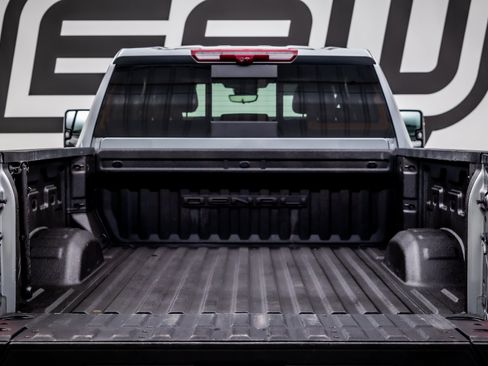 Used 2024 GMC Sierra 2500 Denali w/ Technology Package AWD/4WD image 39