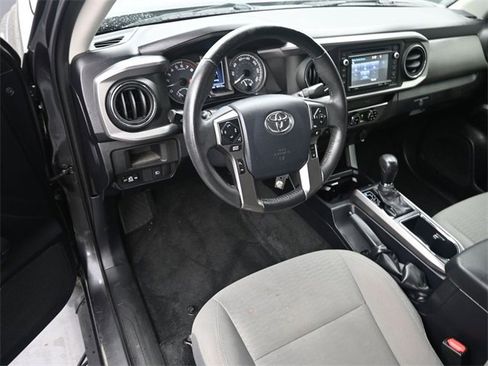 Used 2018 Toyota Tacoma SR5 image 15