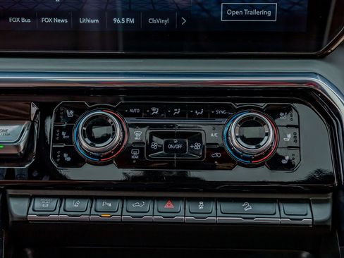 Used 2025 GMC Sierra 2500 Denali Ultimate AWD/4WD image 26