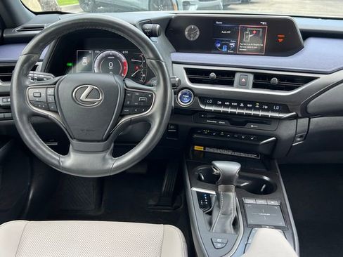 Used 2022 Lexus UX 250h w/ Premium Package image 18