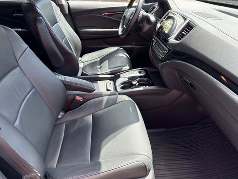 Used 2018 Honda Pilot Touring image 36