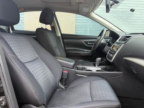 Used 2016 Nissan Altima 2.5 SV w/ Convenience Package image 16
