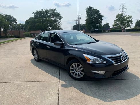 Used 2015 Nissan Altima 2.5 S w/ Power Driver Seat Package FWD image 5