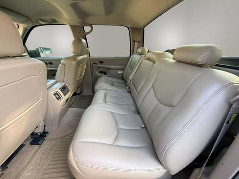 Used 2003 GMC Sierra 3500 SLT w/ SLT Preferred Equipment Group AWD/4WD image 10