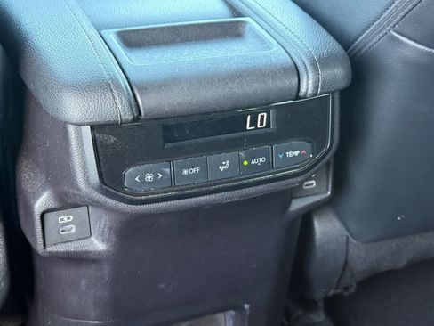 Used 2025 Toyota Grand Highlander AWD image 12