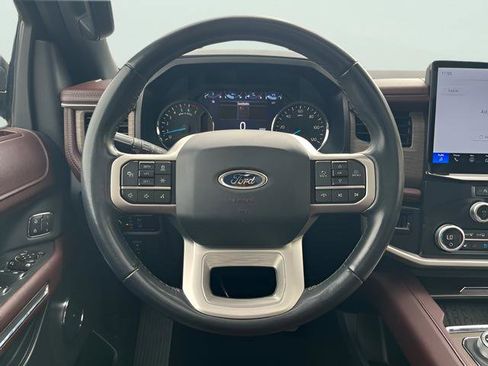 Used 2024 Ford Expedition Limited image 19