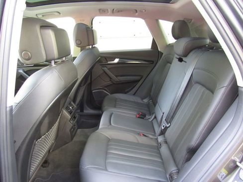 Used 2020 Audi Q5 e Prestige w/ Prestige Package AWD/4WD image 16