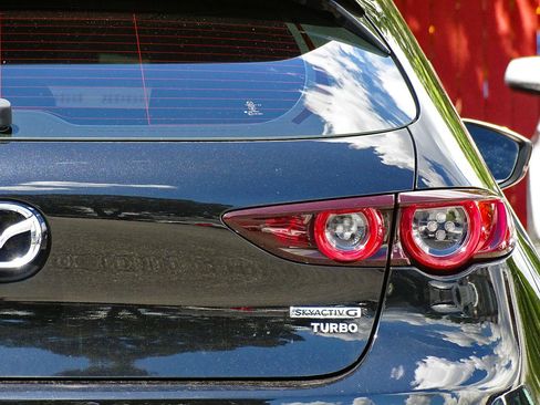 Used 2021 MAZDA MAZDA3 Hatchback w/Premium Plus Pkg AWD/4WD image 12