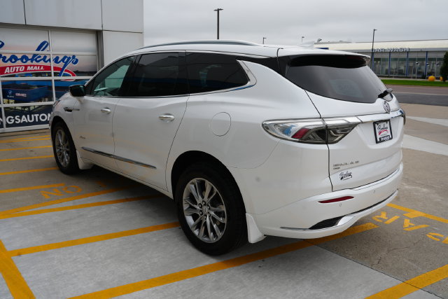 Used 2024 Buick Enclave Avenir w/ Avenir Technology Package AWD/4WD image 38