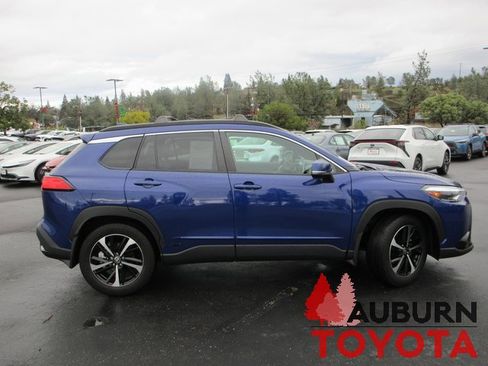 Certified 2024 Toyota Corolla Cross XSE image 3