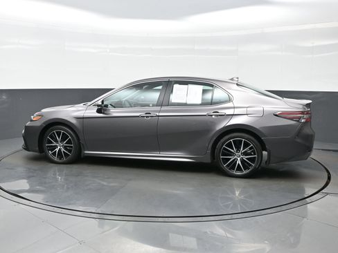 Used 2023 Toyota Camry SE w/ Protection Package (Q2) (TMS) FWD image 3