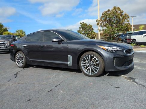Used 2019 Kia Stinger Premium image 3